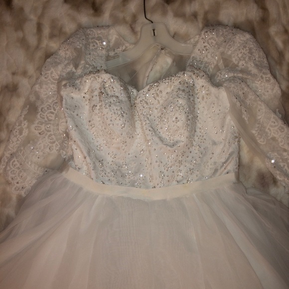 Oleg Cassini organza 3/4 sleeve wedding dress - Picture 3 of 8